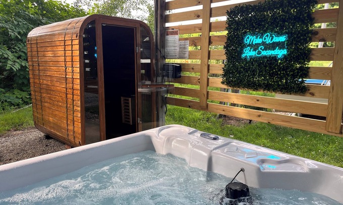 Broadalbin House | Luxury Camp- Glamping with Cedar Sauna & Salt Water Hot Tub Near Lake Sacandaga