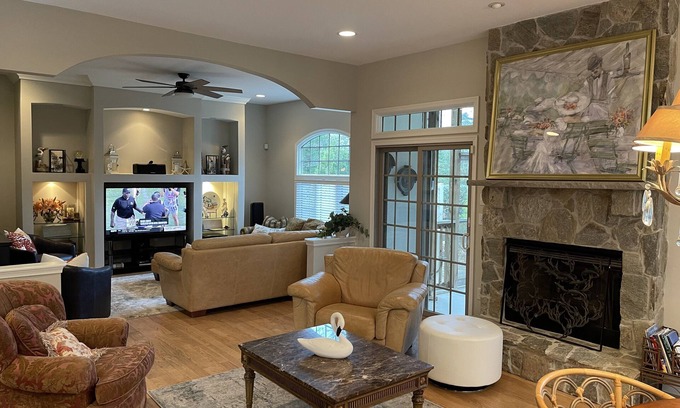 Canal Corkran House | Luxury Carriage House 4bd walking distance to downtown Rehoboth in Canal Corkran