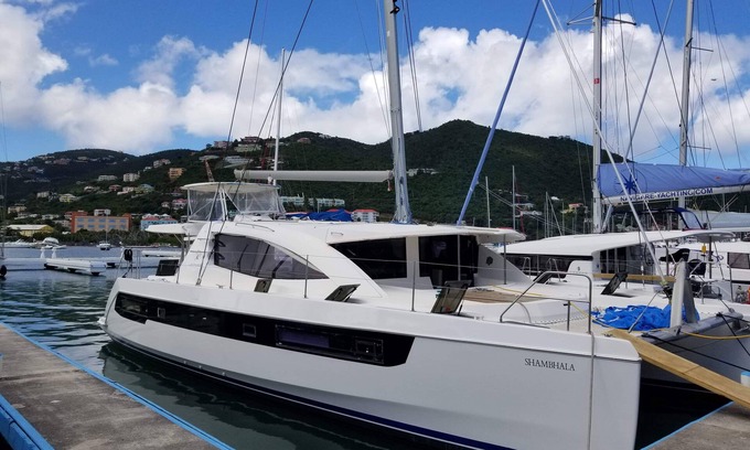 Fort Myers Beach Boat Rental | Luxury Catamaran destination Cruises with overnight stays Daily and weekly rates