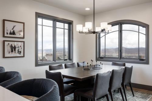 Park City Ski Chalet | Luxury Chalet, Close to Canyons Ski Lift, Park City - Professionally Designed with Private Hot Tub