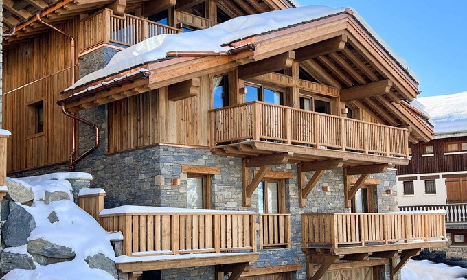 Les Belleville Ski Chalet | Luxury Chalet: Pool, Jacuzzi, Sauna, Hammam – Sleeps 14 – Close to Slopes