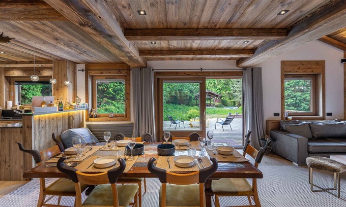 Le Planellet Ski Chalet | Luxury Chalet with Sauna and Garden near Mont d'Arbois Skilift in Megève