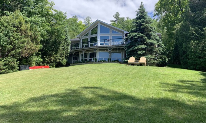 Bewdley House | Luxury Cottage on Rice Lake with Picturesque Views and year round activities.