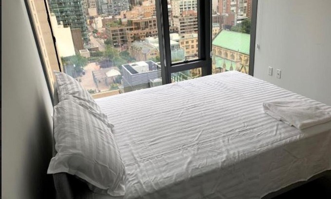 St. Lawrence Apartment | Luxury Cozy Condo in Downtown Toronto King St.