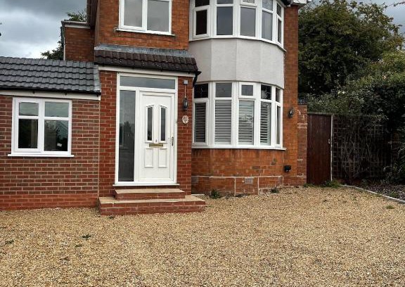 Sheldon House | Luxury Detached holiday home Near BHX, JLR, NEC