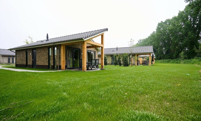Municipality of Barneveld House | Luxury detached vacation villa for 6 with lovely spacious garden!