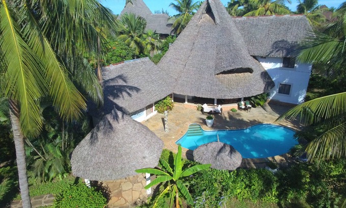Diani Beach House | Luxury Diani Beach Villa with pool & chef