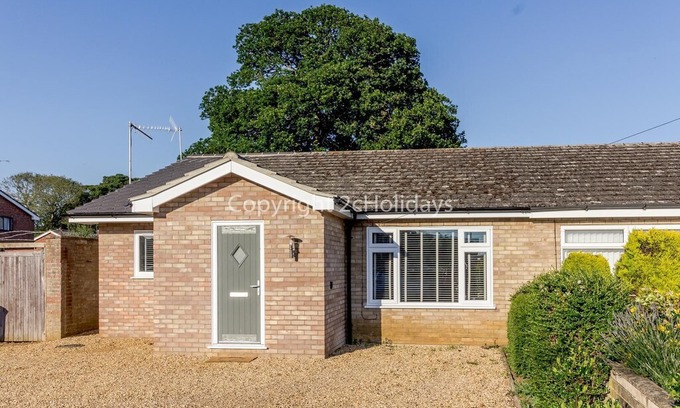 Snettisham Cottage | Luxury dog friendly Holiday Cottage in Snettisham. North Norfolk ref 99043G