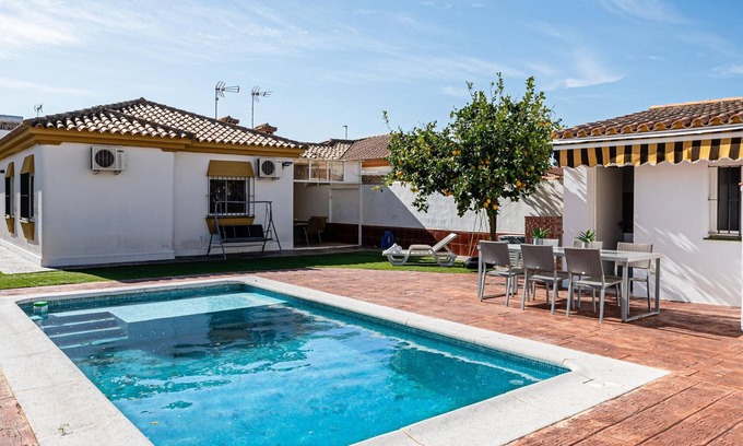 Poblado Sancti Petri House | Luxury villa in Chiclana, close to the beach