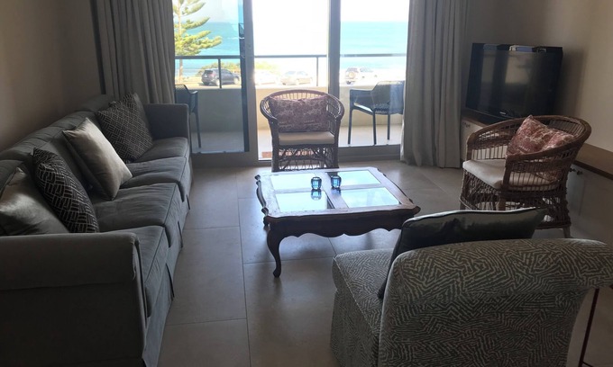 Cottesloe Apartment | Luxury executive apartment 50 metres from Cottesoe beach with spectacular views