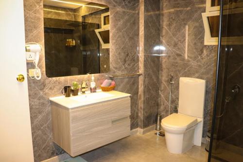 Al Duqqi Apartment | Luxury Family Apartment in Mohandessin , zamalik Cairo, Near Lebanon Sq- down Town
