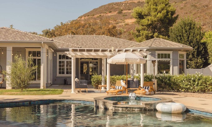 Vista House | Luxury family-friendly villa w/resort backyard