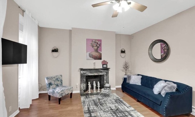 Gayborhood Apartment | Luxury Flat in Center City