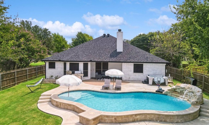Red Oak House | Luxury Gem in the Forest-Pool&HotTub&Cinema&Games