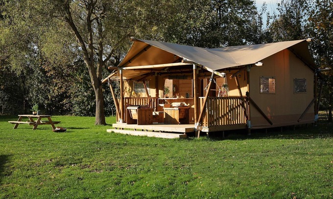Zeewolde House | Luxury glamping with bathroom in the Horsterwold