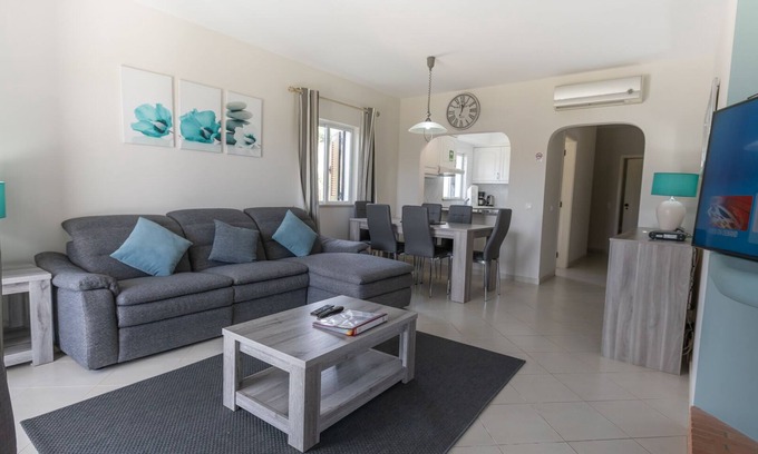 Alpouvar Apartment | Luxury Ground Floor 3 Bed South Facing Apt, Wifi, Live UK TV. & Air Con