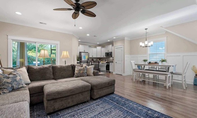 Spanish Wells House | Luxury Hilton Head Villa Getaway 4BR 3 Full BA 1 Half BA Beach Essentials Includ