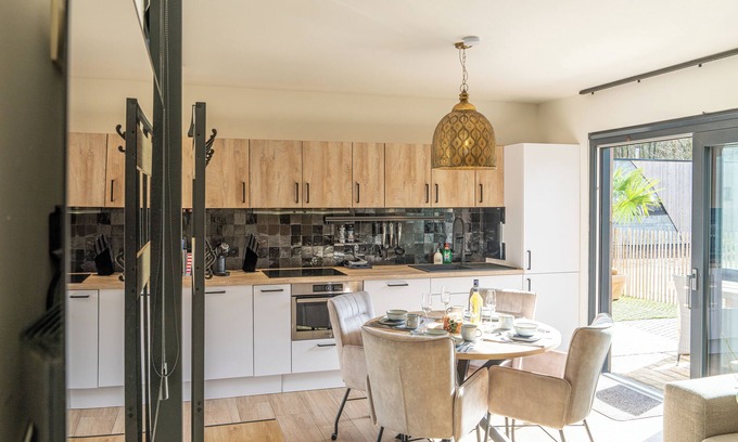 Zutendaal House | Luxury holiday home in the woods for 4 people