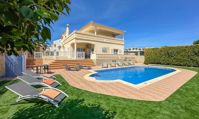 Mosqueira Villa | Luxury Holiday Villa Pescadinha near Beach, Albufeira