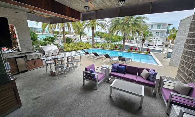 Tavernier House | Luxury home, Heated pool, Hot tub, Chefs kitchen, Sundeck, 100 ft of dockage.
