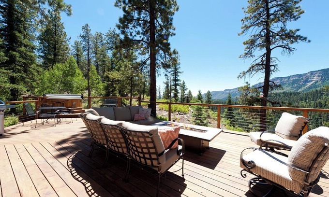 Columbine Lake House | Luxury Home - Huge Deck - Great Views - Hot Tub/Fire Table - 2 Miles to Purg
