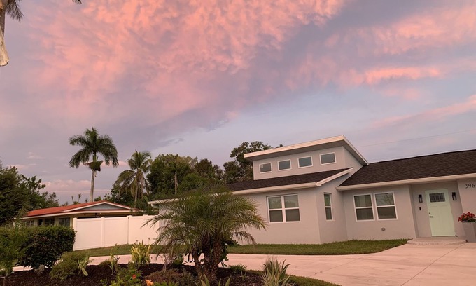 Fort Myers House | Luxury Home near Downtown Ft Myers