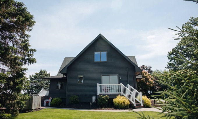 Fennville House | Luxury Home On Hutchins Lake Near Saugatuck, Douglas, Fennville & Lake Michigan