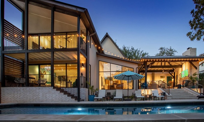 Tarrytown House | Luxury Home w/Pool & Outdoor Kitchen - 3 Miles Downtown