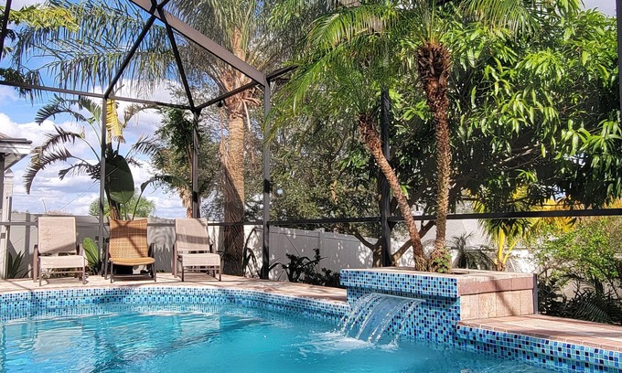Lakeland House | Luxury home with heated pool & hottub! Close to golf, beach, & amusement parks.