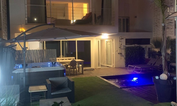 Palavas-les-Flots Apartment | Luxury house with SPA and Jacuzzi 2 steps from the beach and town center