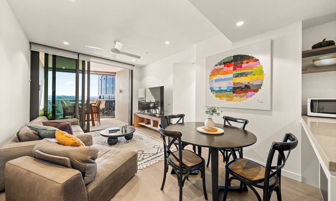 Brisbane Central Business District Apartment | Luxury in Queens Wharf with car park