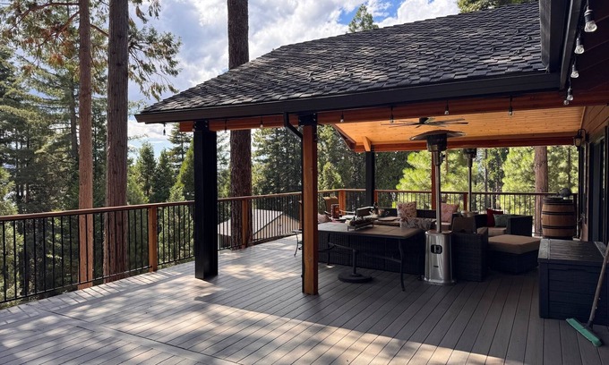 Lake Almanor Country Club Apartment | Luxury Lake Almanor Cabin Covered Deck & Views