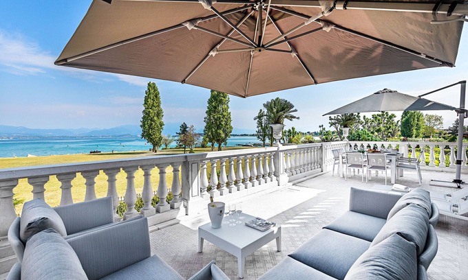 Colombare Apartment | Luxury Lake Front Catullo A2 by Wonderful Italy