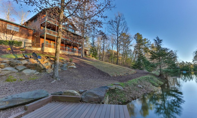 Ellijay Cabin | Luxury Lakeside Lodge ✨ - Hot Tub, Game Room, Sleeps 13
