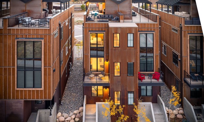 Winter Park House | Luxury Loft 21 I Rooftop Hot Tub & Lounge I Great Views I Best Price I Discounted Attractions