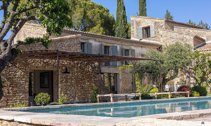 Gordes House | Luxury Mas in Gordes with pool & view Charming comfort and privacy
