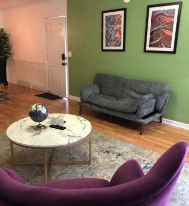 West End Apartment | Luxury Midtown 2BR Family Suite Sleeps 8 guests with Private Balcony and Optional Parking Walk to Parthenon & Vanderbilt Near Broadway