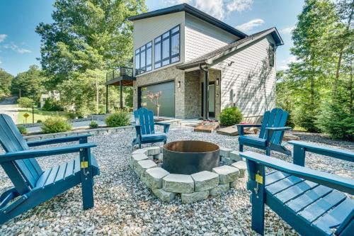 Helen House | Luxury Modern Home on Golf Course with Game Room!