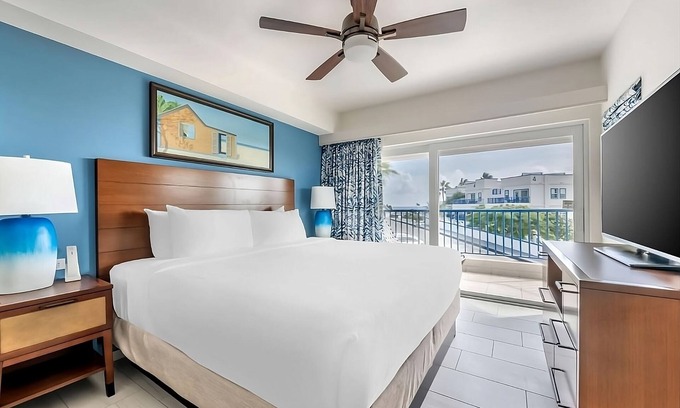 Simpson Bay Hotel | Luxury Oceanfront Hotel in St. Maarten! Swimming Pool, Free Parking, Kitchen!