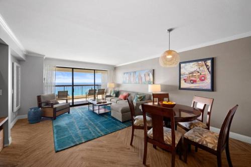 Waikiki House | Luxury Oceanfront High Floor at Waikiki Beach Tower