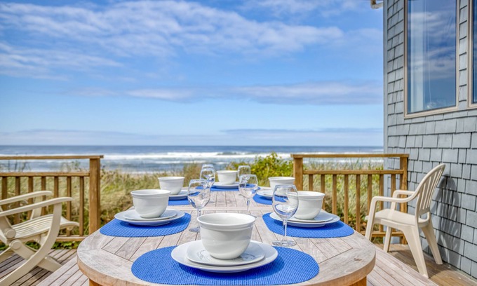 Neskowin House | Luxury Oceanfront w/Panoramic View of Pacific in Neskowin