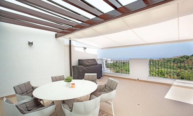 Ojen Apartment | Luxury penthouse in natural surroundings