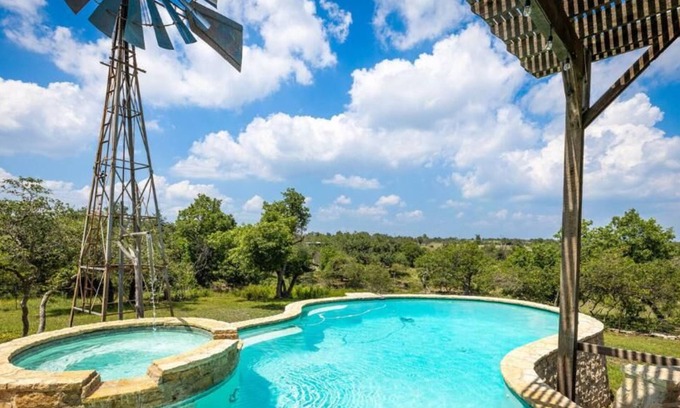 Fredericksburg House | Luxury Pool, Hot Tub, Fire Pit & Scenic Walks