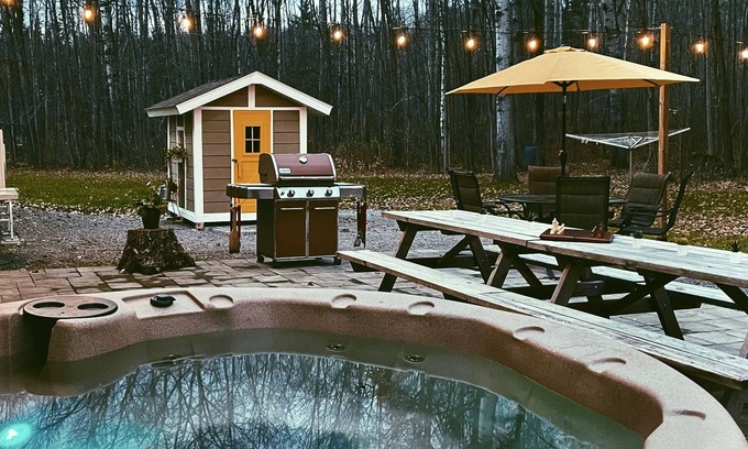 Golden Lake House | Luxury Private Cottage on Five Acres w/Hot Tub & Direct Access to Public Beach!