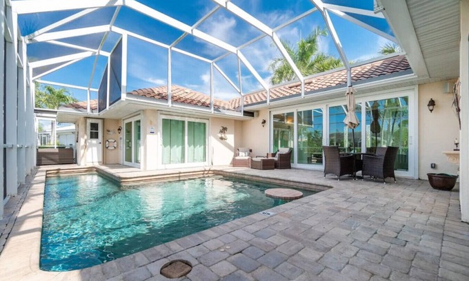 Punta Gorda Apartment | Luxury Punta Gorda Villa | Heated Pool Dock Bikes Kayaks
