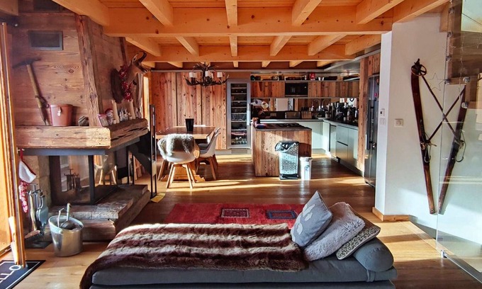 Isola Ski Chalet | Luxury renovated chalet, 5 bedrooms, fireplace, parking, near the French Riviera