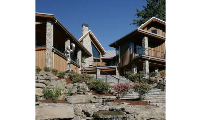 Oregon City Apartment | Luxury Retreat in Street of Dreams near Portland