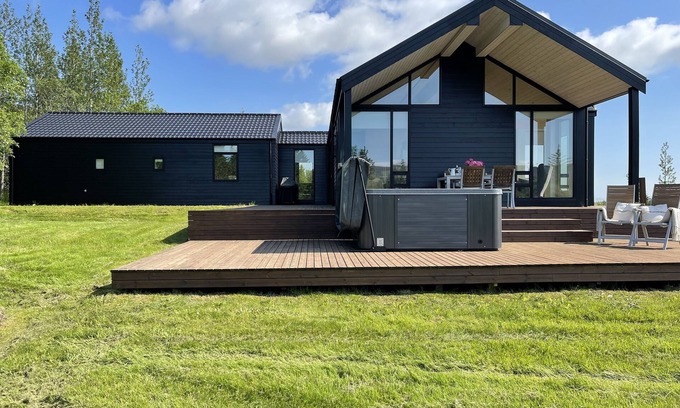 Hveragerdi House | Luxury riverfront villa, w/hot tub and close to the Golden Circle