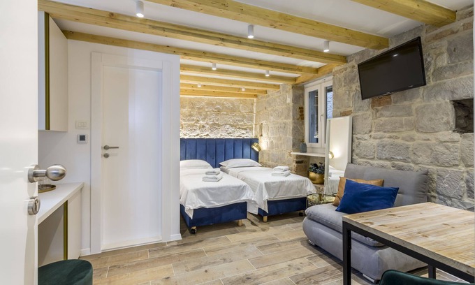 Split Apartment | Luxury Room Miara in Split City Center II