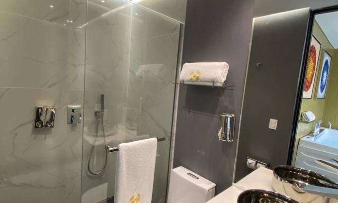 El Poblado Hotel | Luxury Room With Jacuzzi